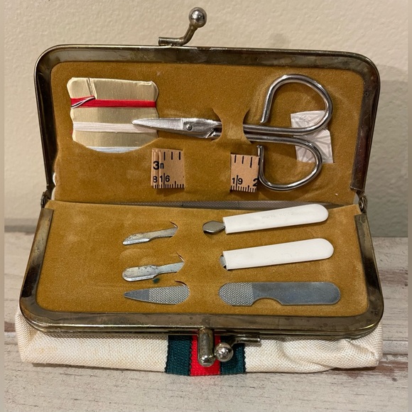 Gucci Stripe Coin Purse Sewing Kit Travel Manicure Kit Vintage 1960’s - Picture 4 of 6